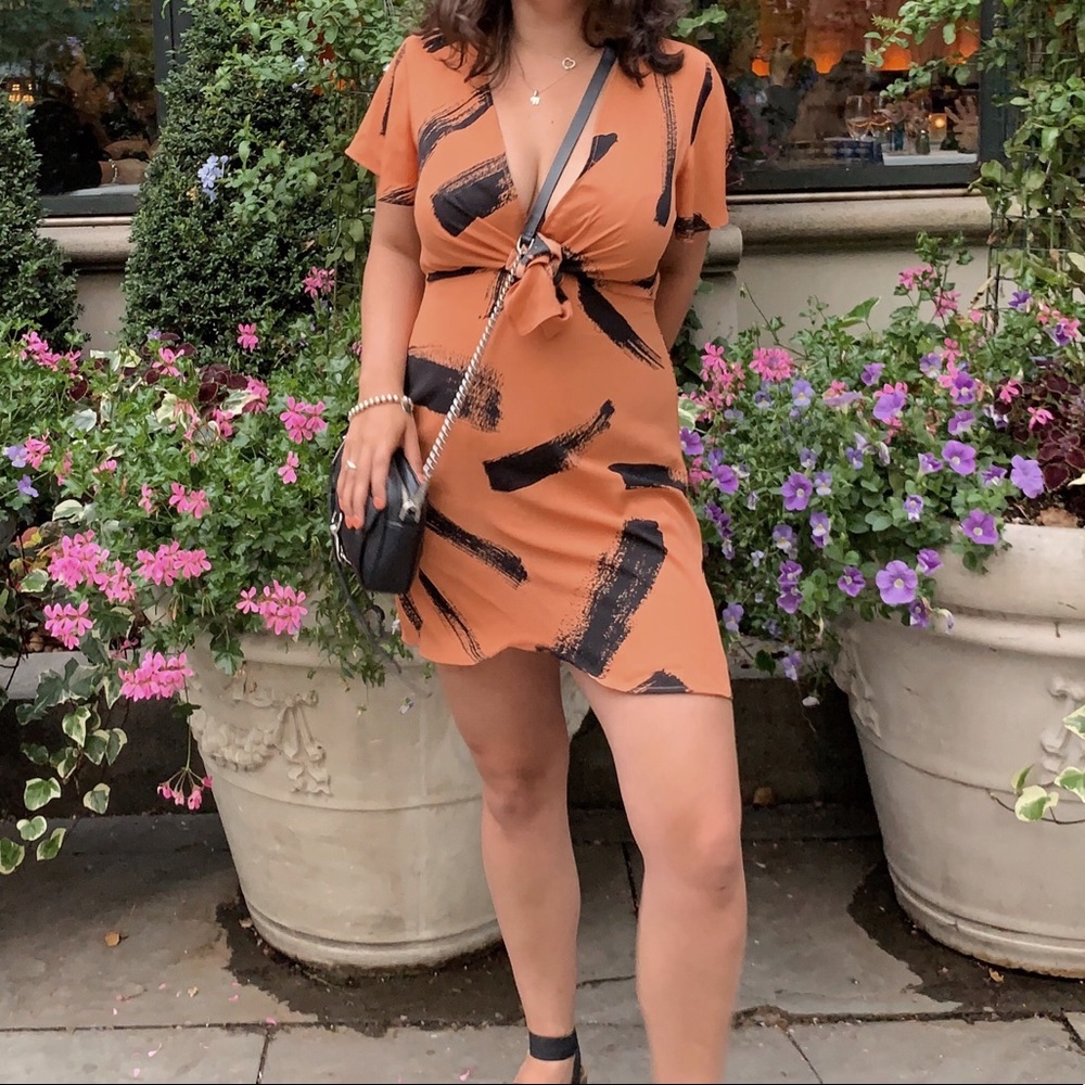 FOREVER 21 DRESS